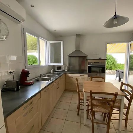 Charmant T2 Avec Piscine Pres De Bayonne - 3 Couchages, Terrasse, Wi-fi, Calme - Fr-1-495-139 *