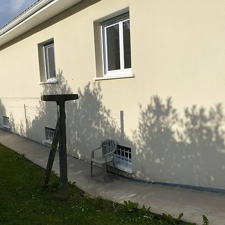 Charmant T2 Avec Piscine Pres De Bayonne - 3 Couchages, Terrasse, Wi-fi, Calme - Fr-1-495-139 Appartement Urt